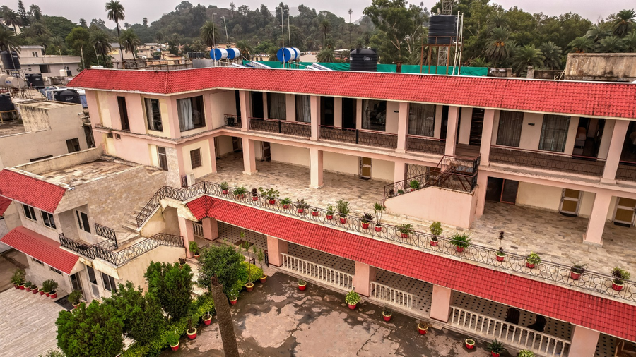 hotel dev residency 350 meters from nakki lake