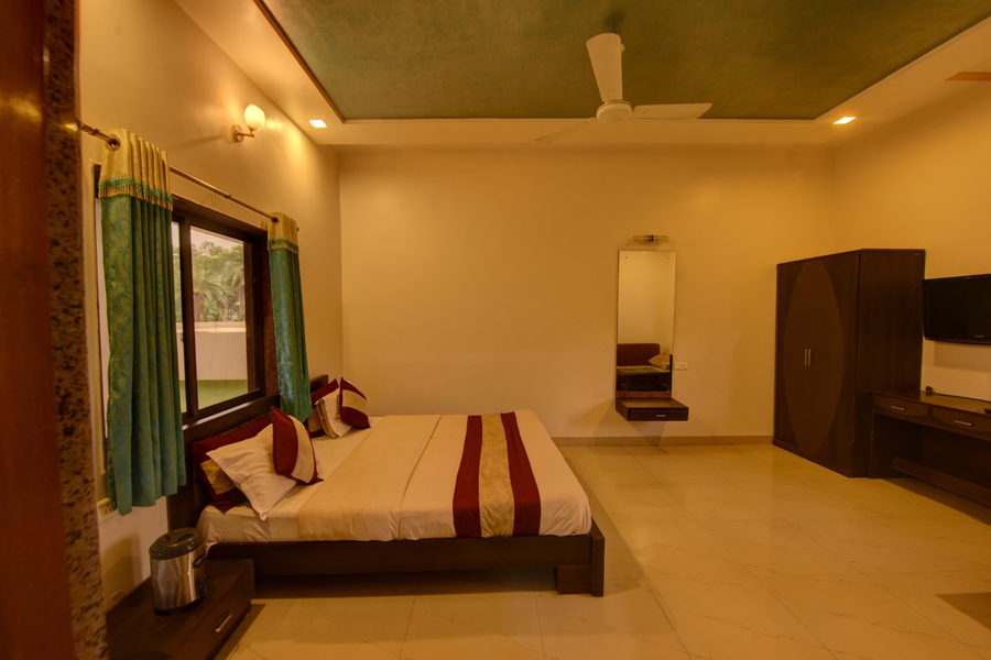 hotel dev residency 350 meters from nakki lake