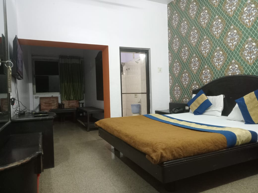 hotel dev residency 350 meters from nakki lake