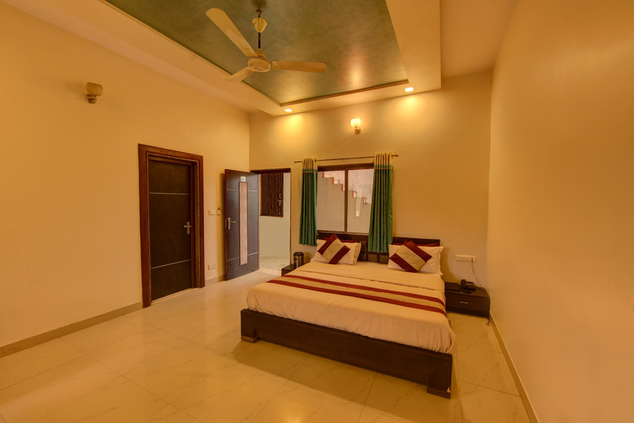 hotel dev residency 350 meters from nakki lake