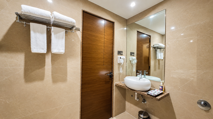 zip by spree hotels surat