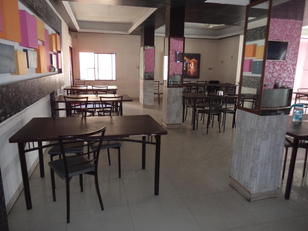 Hotel Park,Indore,3 star