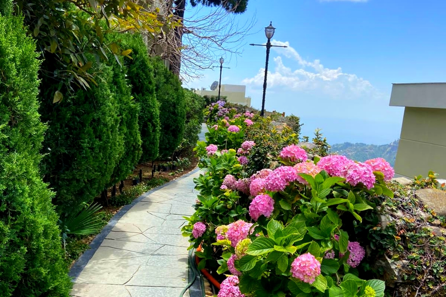 Fort Resorts Mussoorie,Tara Hall Estate Picture Palace Road,4 star