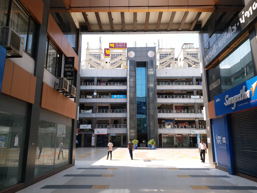 Hotel Maple Inn,Ellis Bridge>>Ahmedabad,2 star