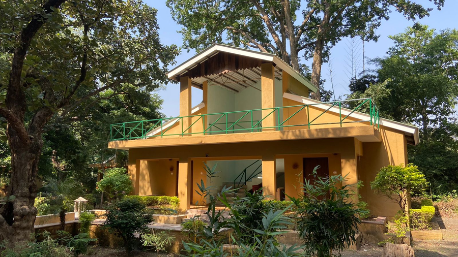 mpt white tiger forest lodge bandhavgarh