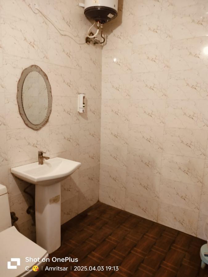 gurjeet hotel by naavagat