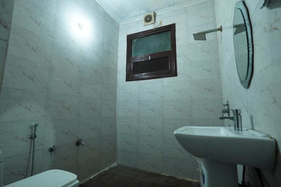 gurjeet hotel by naavagat