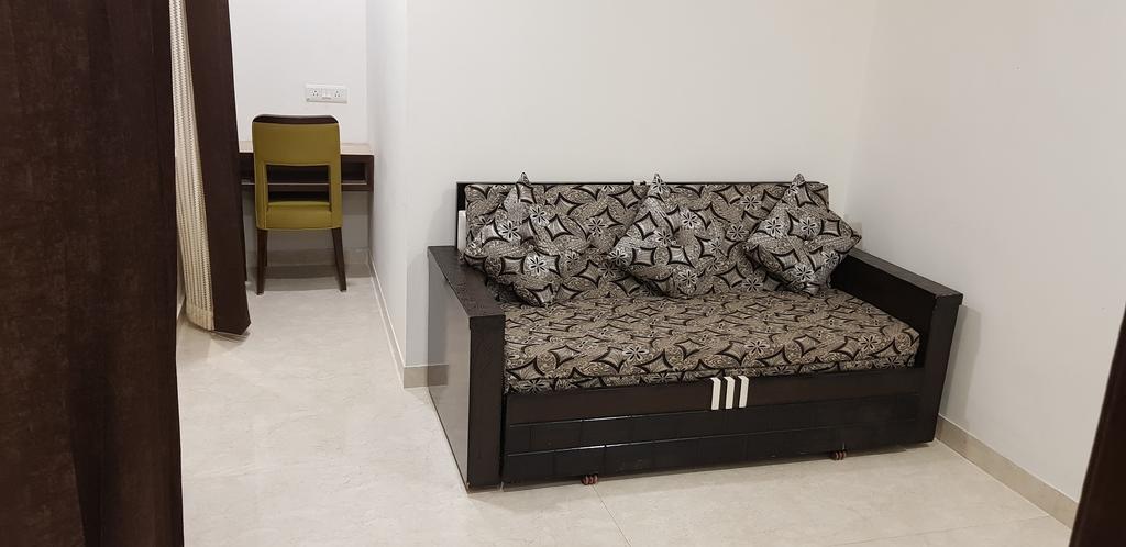 Hotel Kingsway,Hussianpura Chowk,3 star
