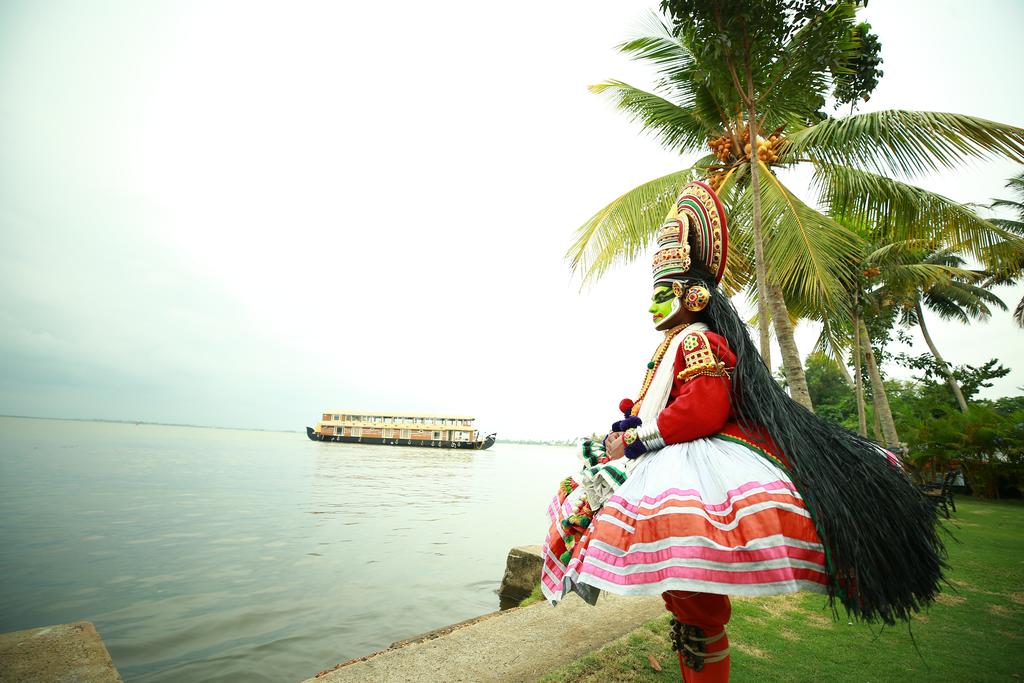 Southern Panorama Cruises,Ambalapuzha>>Alappuzha,2 star