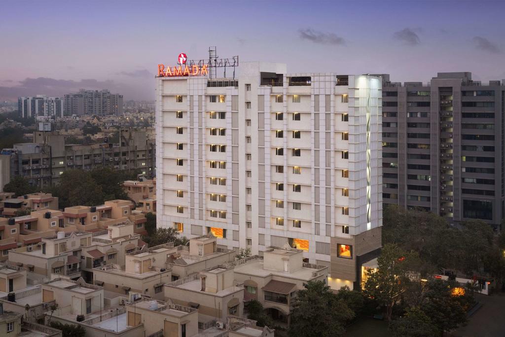 Top 4 Star Hotels in Ahmedabad @ upto 70% Off. Book 4 Star Hotels Now