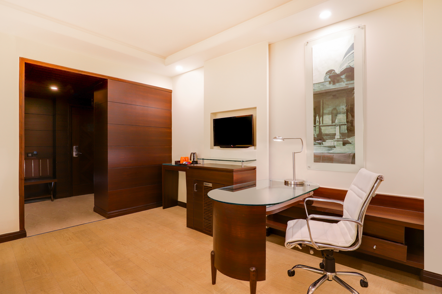 lemon tree premier 2 leisure valley gurugram