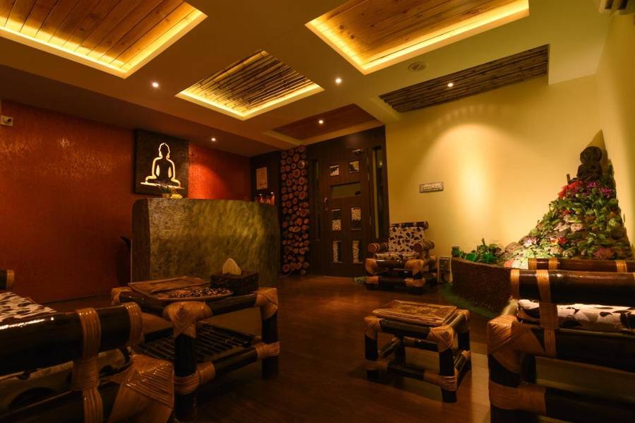 Roopa Elite,Vanivillas Mohalla,4 star