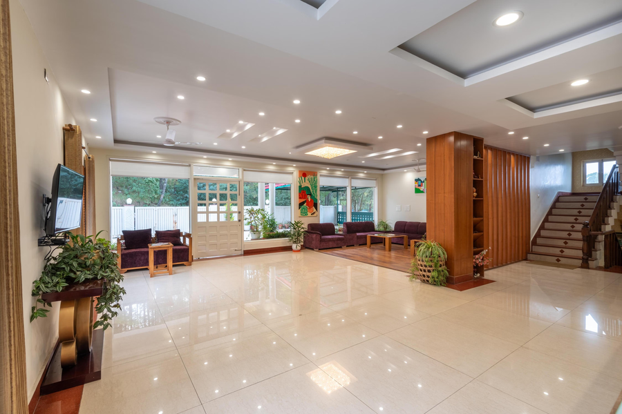 Dls Tehri Club Resort,Near Hanuman Mandir Badshahi,4 star