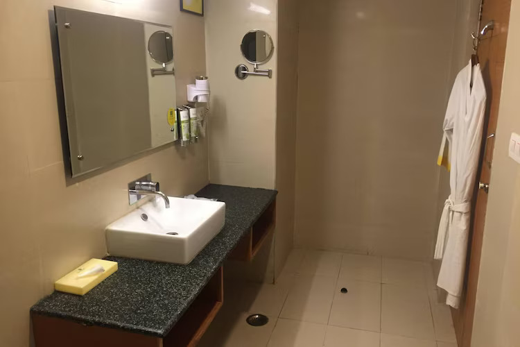 lemon tree hotel dehradun