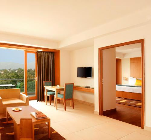 lemon tree hotel dehradun