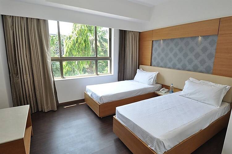tarawade clarks inn