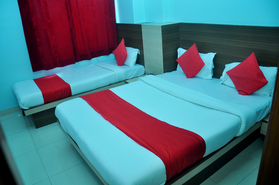 hotel thikana palace 300 meter from jaipur railway station