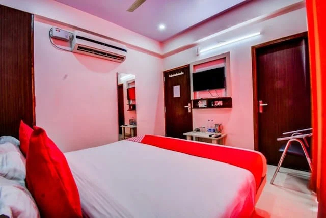 hotel thikana palace 300 meter from jaipur railway station