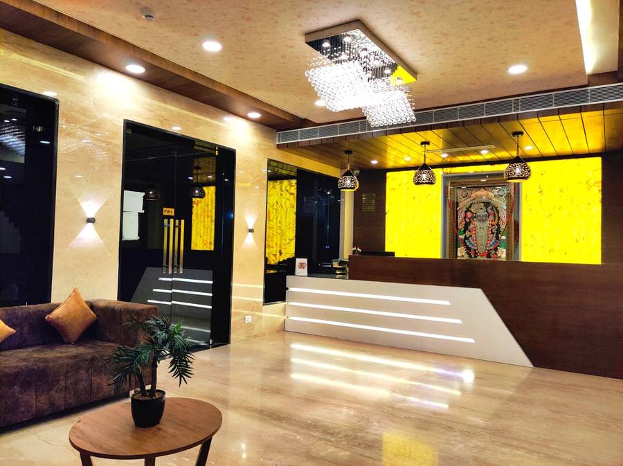 Hotel Opulence Inn,Udaipole Bus Station,3 star