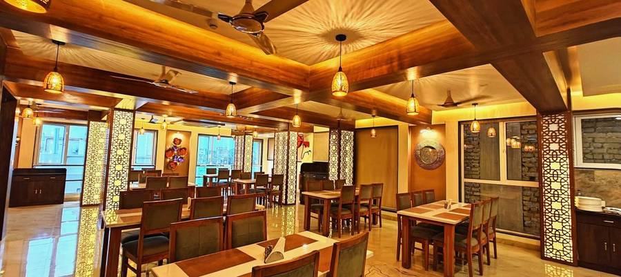 Hotel Opulence Inn,Udaipole Bus Station,3 star