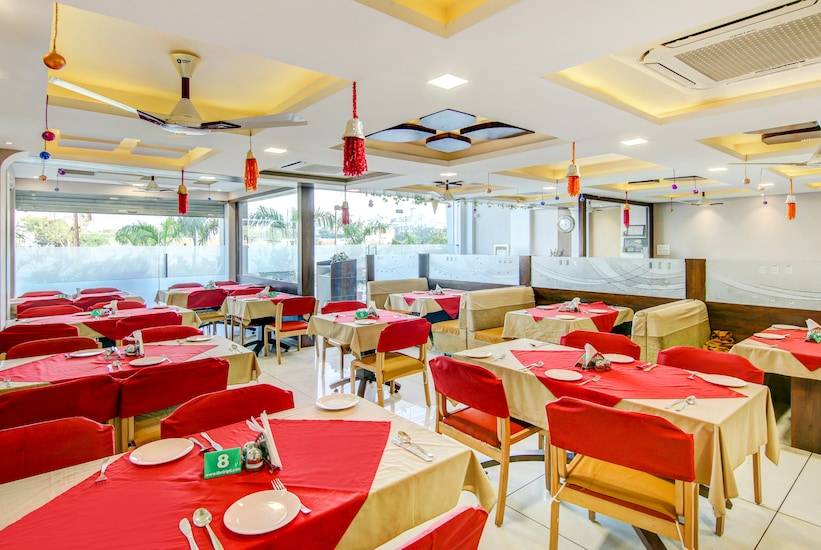 Oyo 15855 The Tripti,Vijay Nagar,3 star