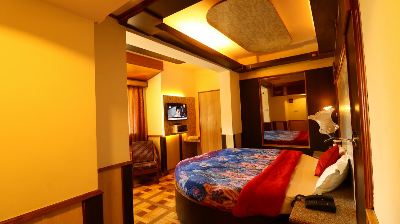lords grey deluxe walking distance from mall road