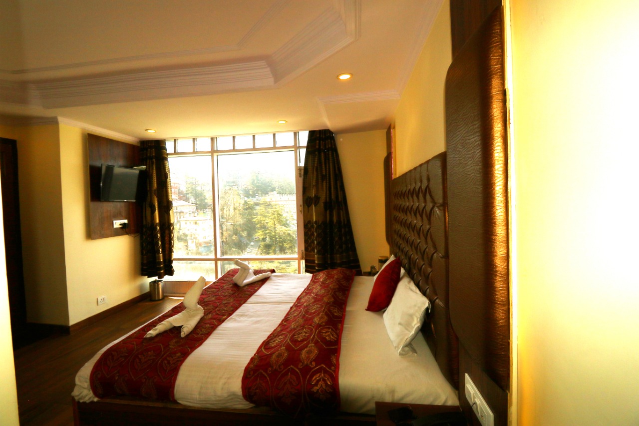 lords grey deluxe walking distance from mall road