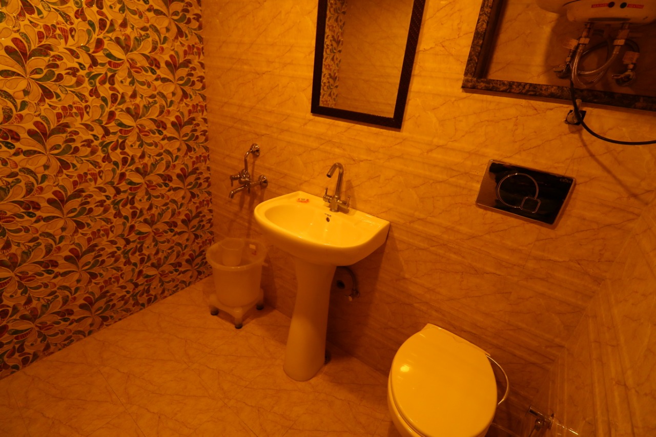lords grey deluxe walking distance from mall road