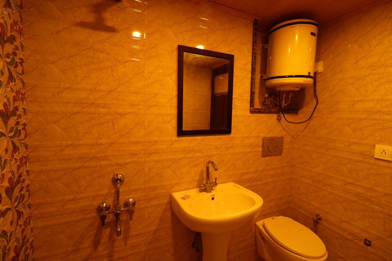 lords grey deluxe walking distance from mall road