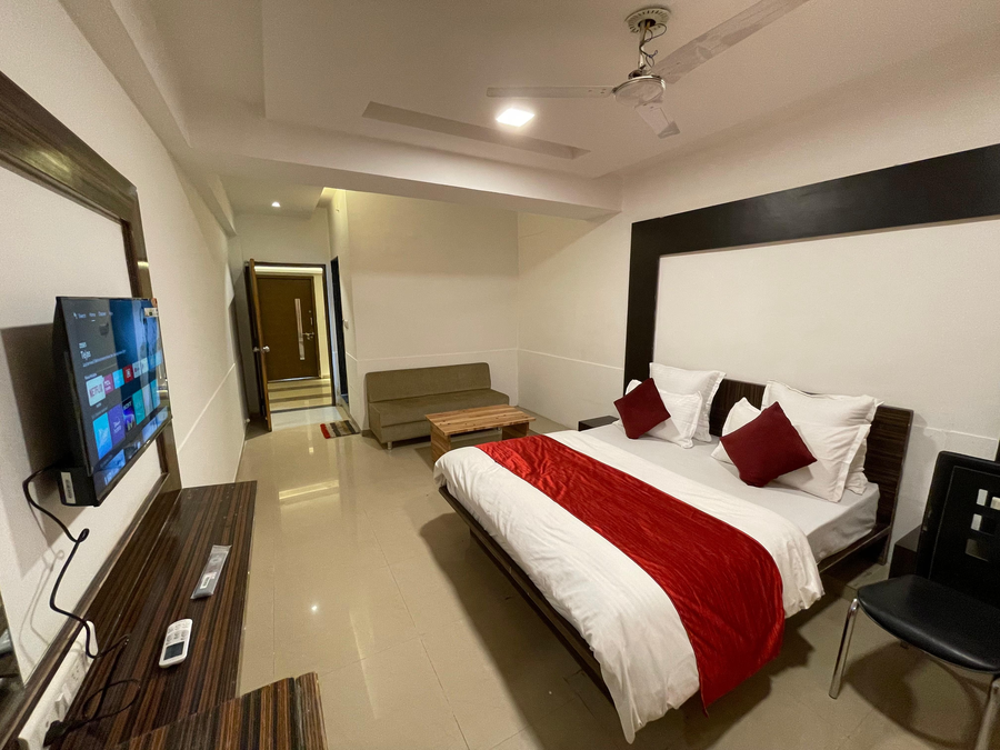 hotel midway residency