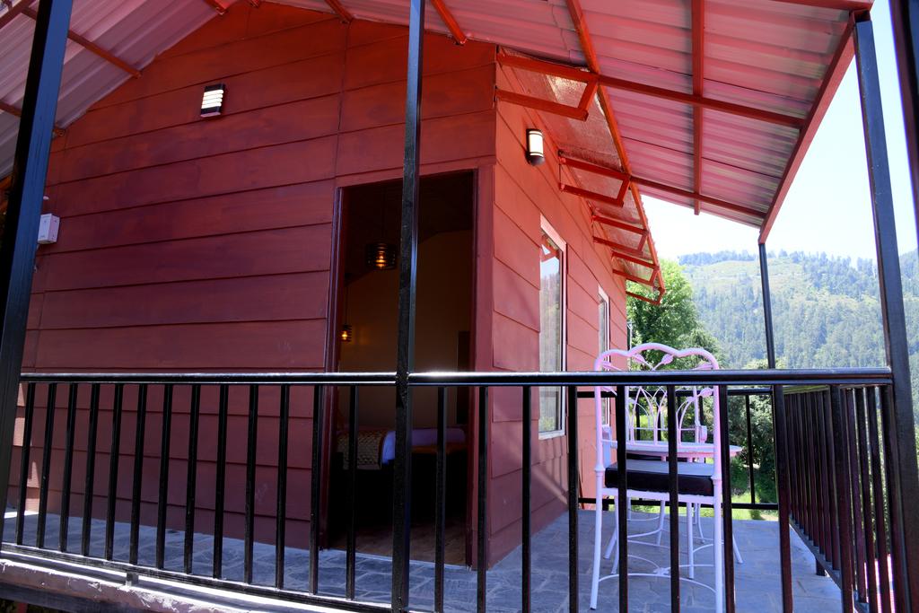 Aaroham By Aamod Dalhousie,Gandhi Chowk,3 star