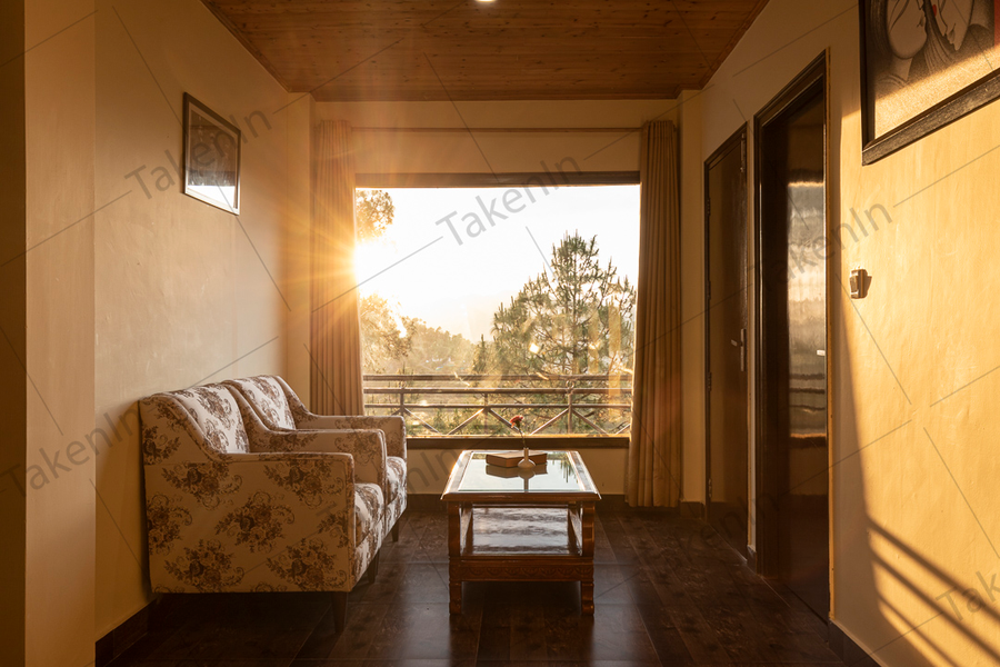 maple resort chail