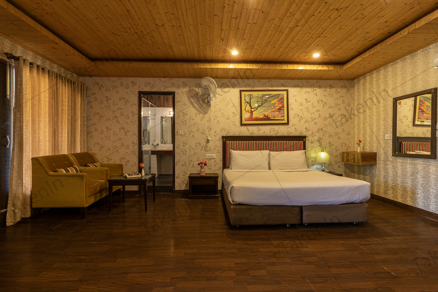 maple resort chail