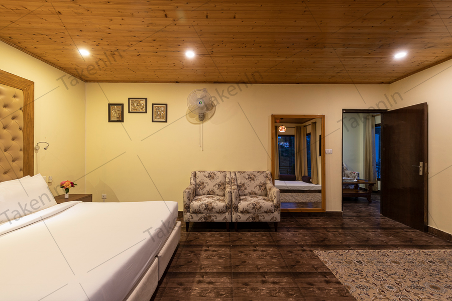 maple resort chail