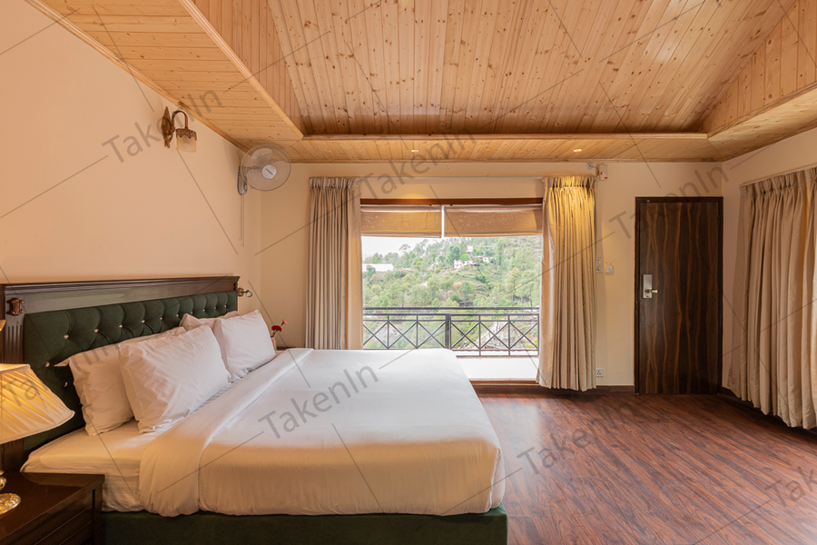 maple resort chail