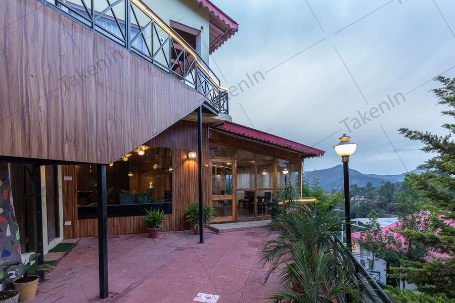 Maple Resort Chail,Chail,4 star