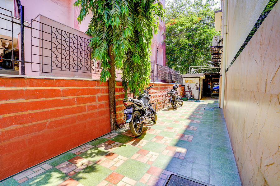 Hotel Shalimar,Mumbai>>Malad East,3 star