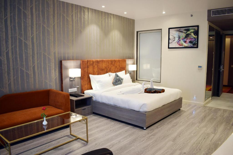 Hotel Deep Clarks Inn Lucknow,Chinhat,3 star