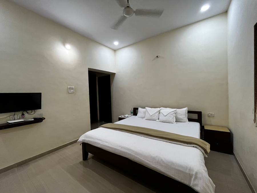 Surve Natures Resort,Mahabaleshwar>>Chiplun,3 star