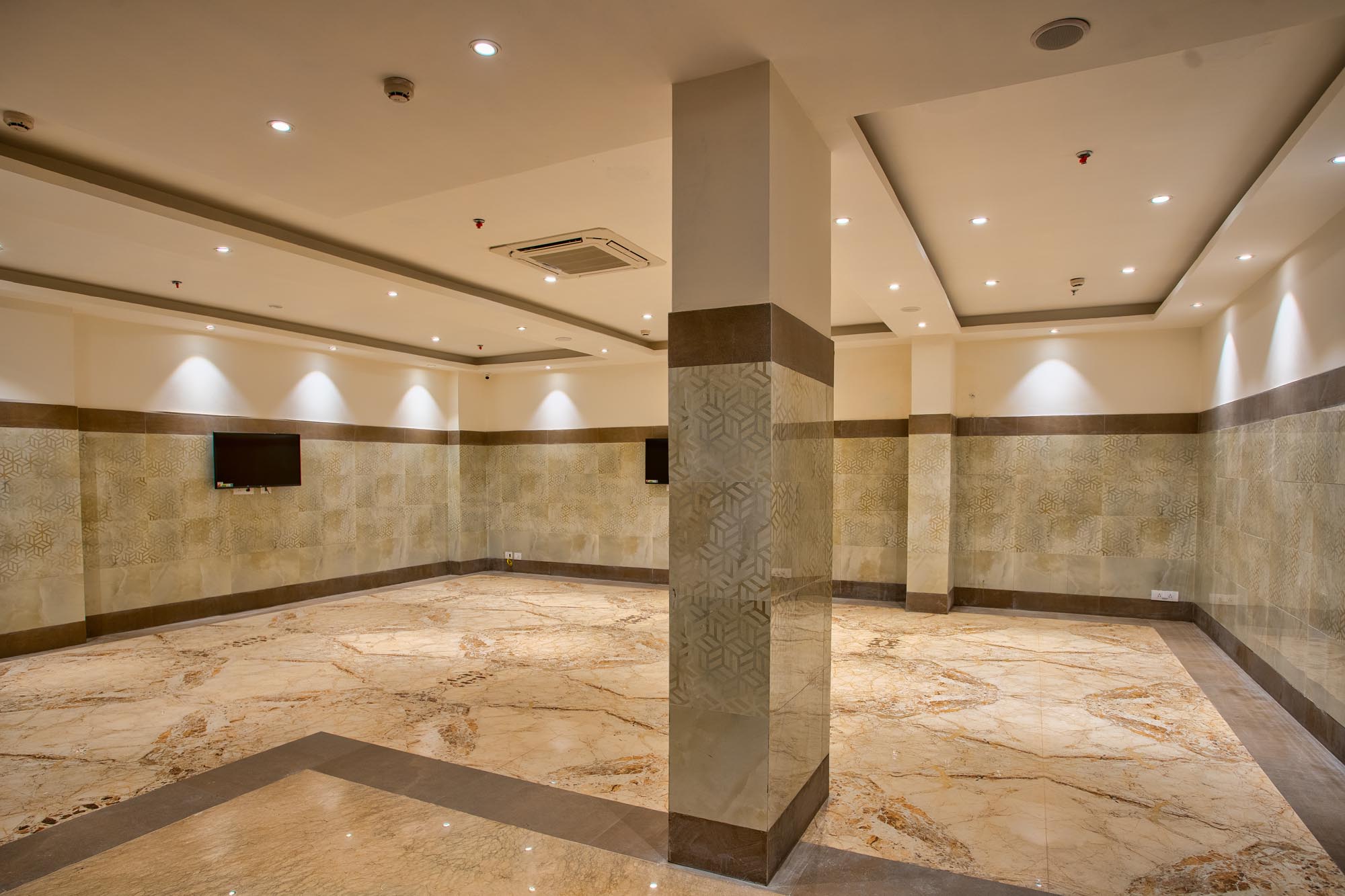 Lords Inn Udaipur,Hiran Magri,3 star