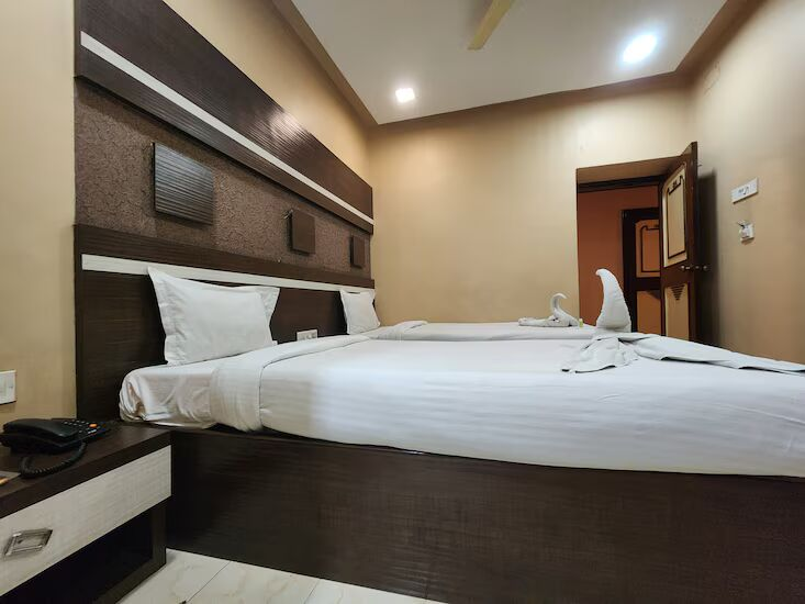 hotel pushpak international