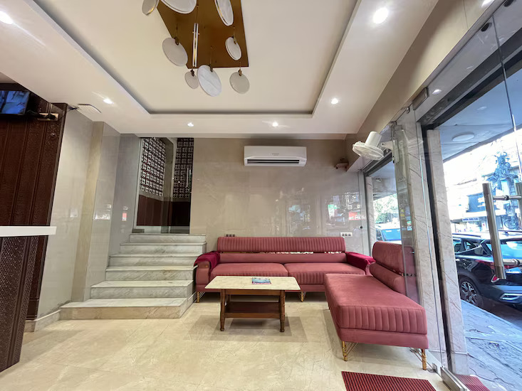 hotel pushpak international