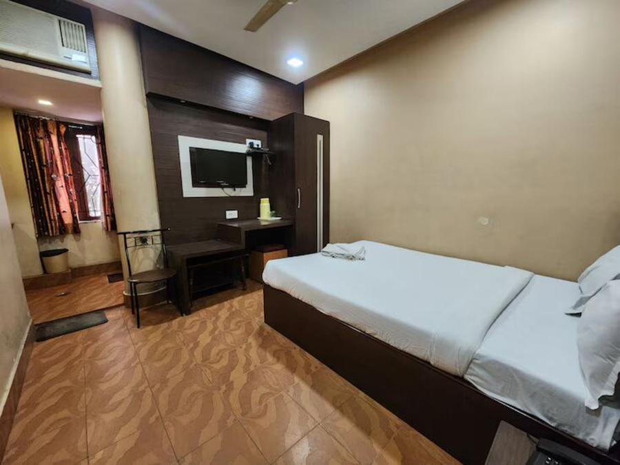 hotel pushpak international