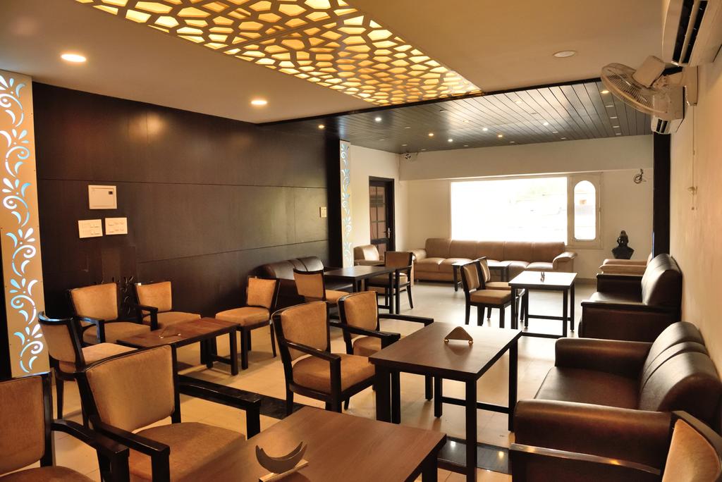 Hotel Rc Regency,1, Aj Towers, Court Rd, Opp. Ktm - Doaba Automobiles, Near Railway Station, Ina Colony, Amritsar,3 star
