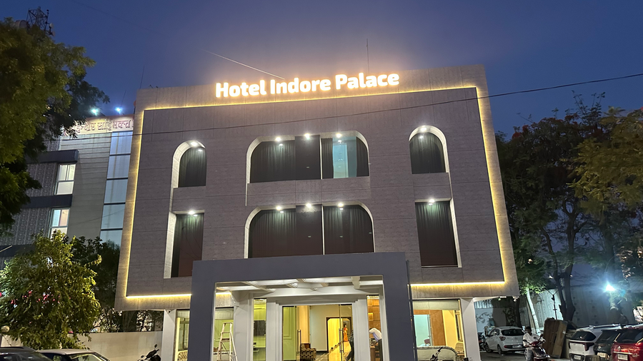 Hotel Indore Palace,Rui Shiv Road,4 star