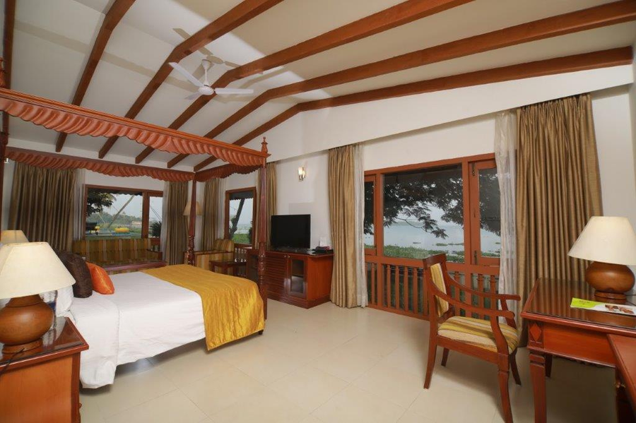 lemon tree vembanad lake resort kerala