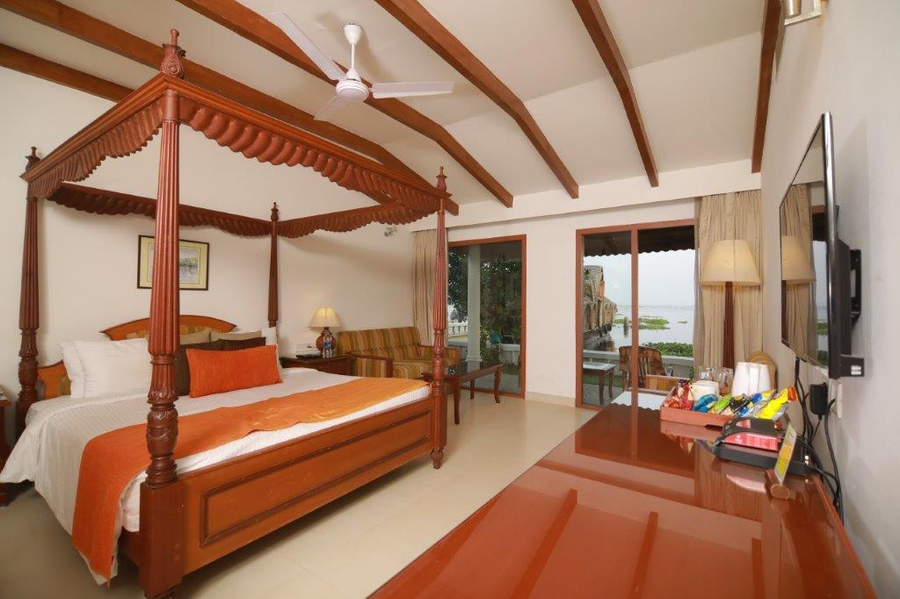 lemon tree vembanad lake resort kerala