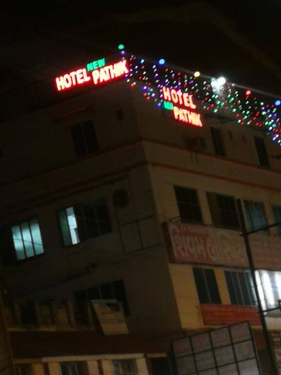 Hotel New Pathik,4Rth Floor, Plot No-5, Vraj Vihar Co.Opp.Ho.So. Ltd Opp. Umiya Mataji Temple, Up To Bank Of Baroda,Bopal Ghuma, Ahmedabad, 380058 Ahmedabad, India,3 star