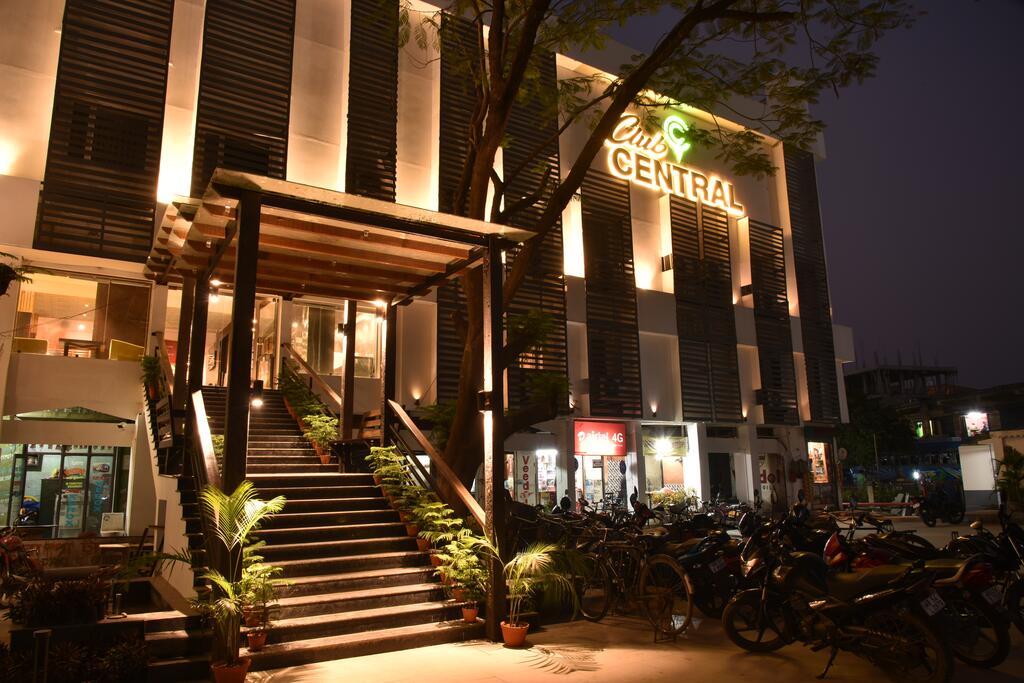 Club Central,India>>Bolpur,3 star