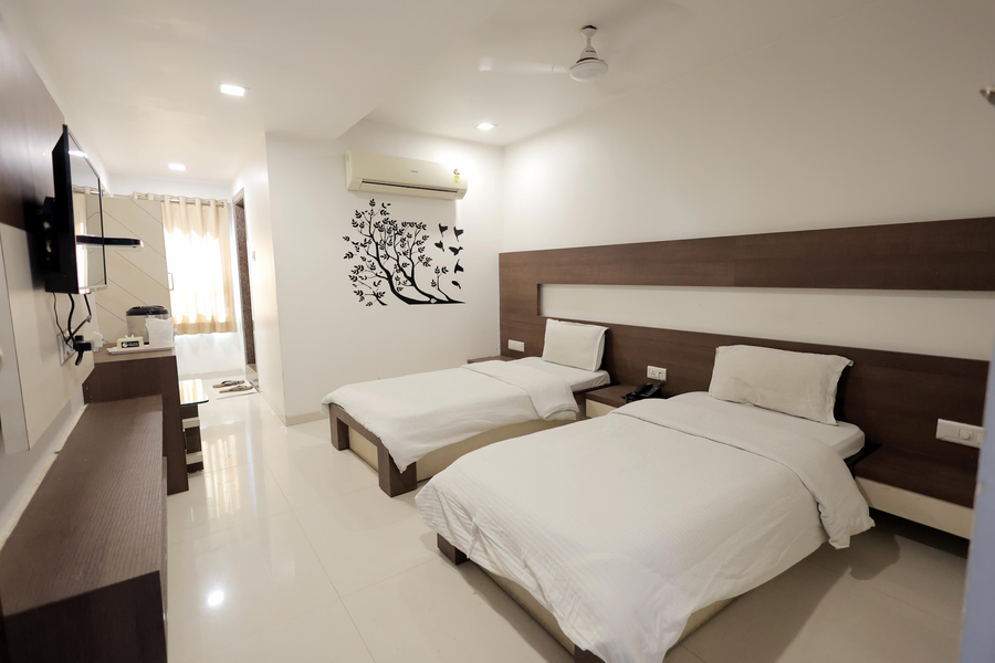 hotel grand paradise